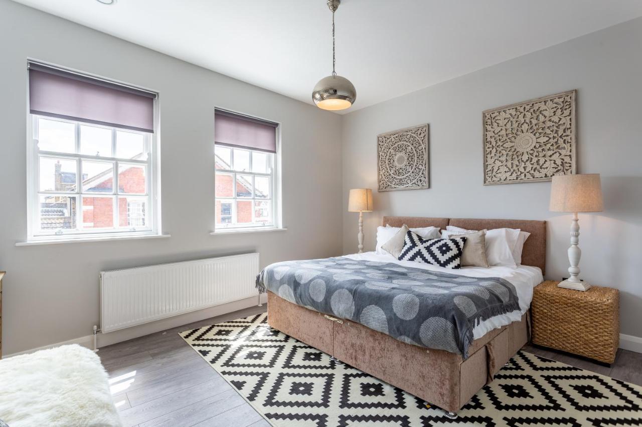 2 Bedroom Apartments With Sofa Bed In Southend Eksteriør billede