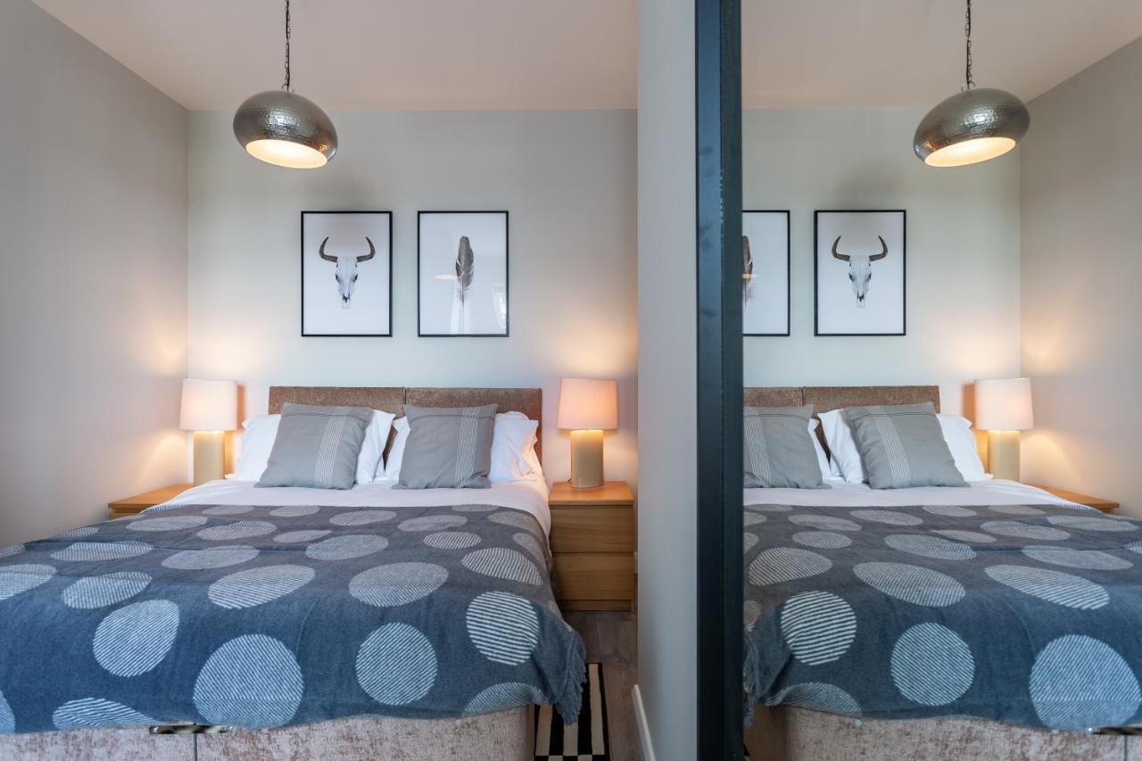 2 Bedroom Apartments With Sofa Bed In Southend Eksteriør billede