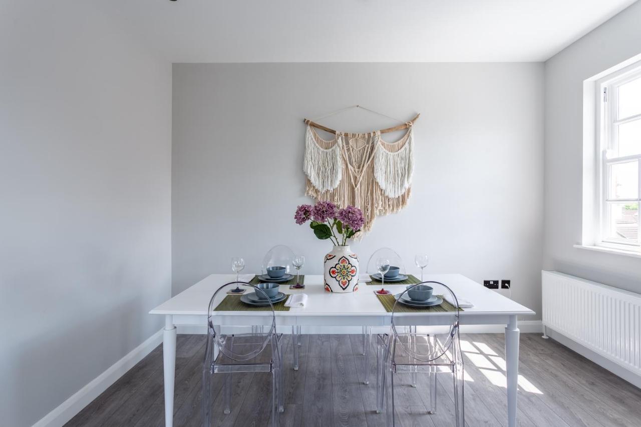 2 Bedroom Apartments With Sofa Bed In Southend Eksteriør billede