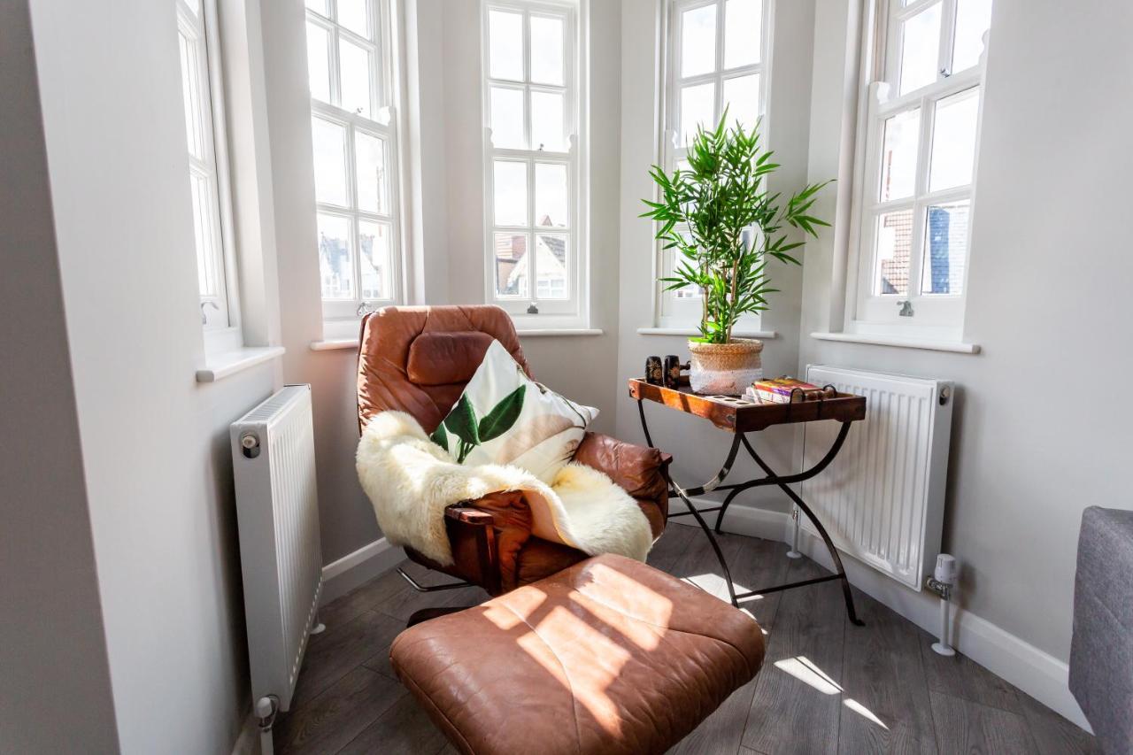2 Bedroom Apartments With Sofa Bed In Southend Eksteriør billede