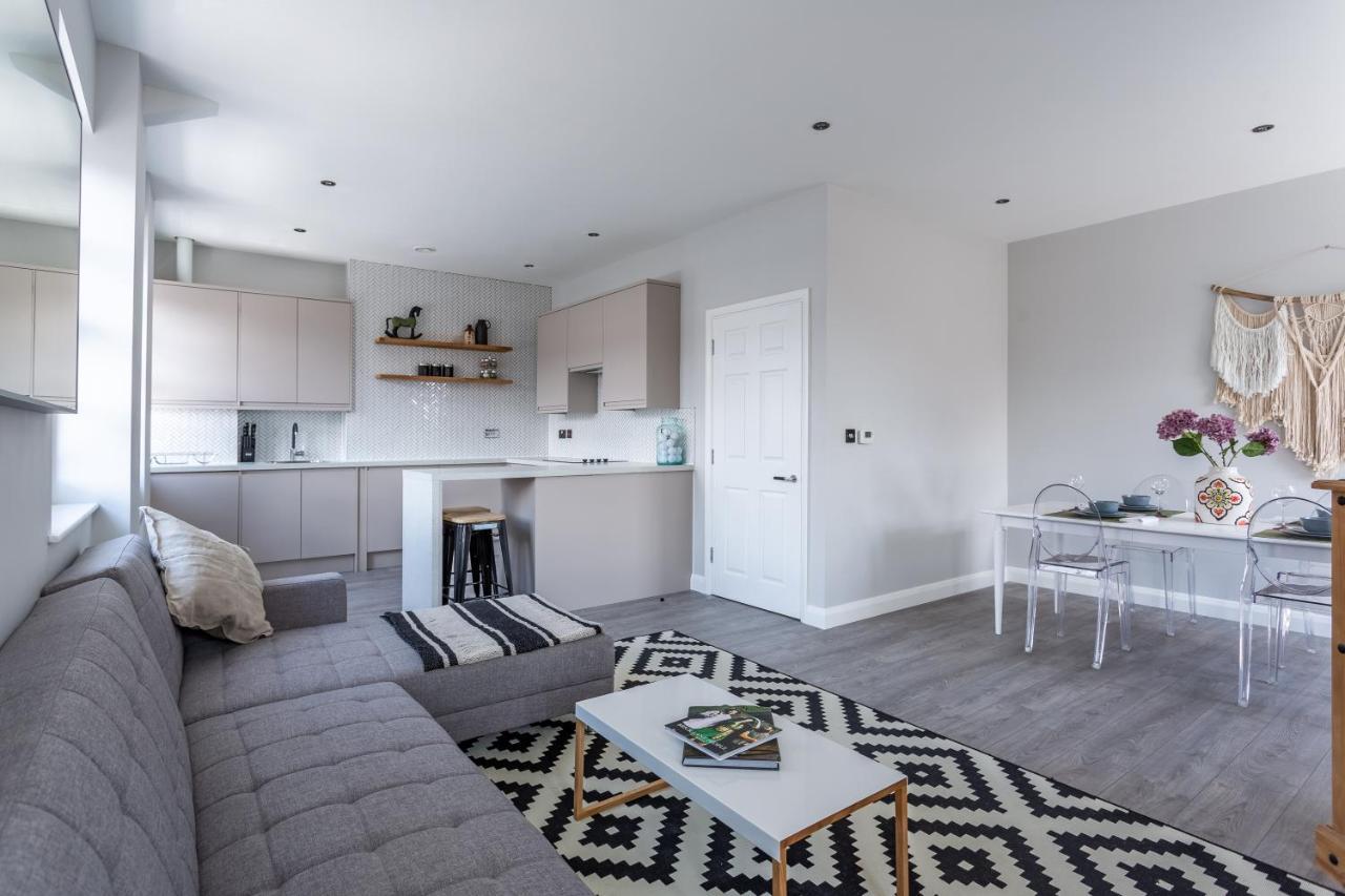 2 Bedroom Apartments With Sofa Bed In Southend Eksteriør billede