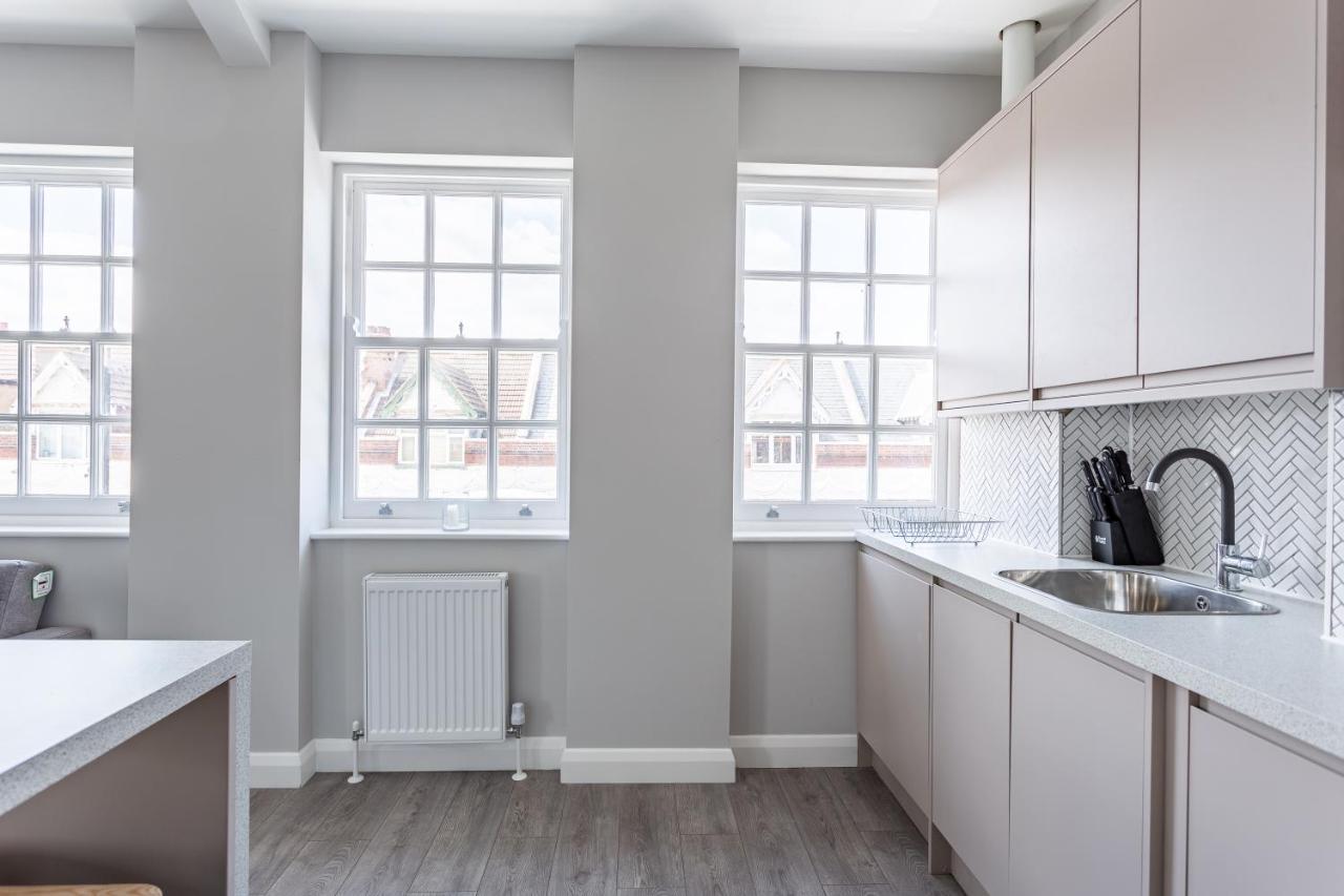 2 Bedroom Apartments With Sofa Bed In Southend Eksteriør billede