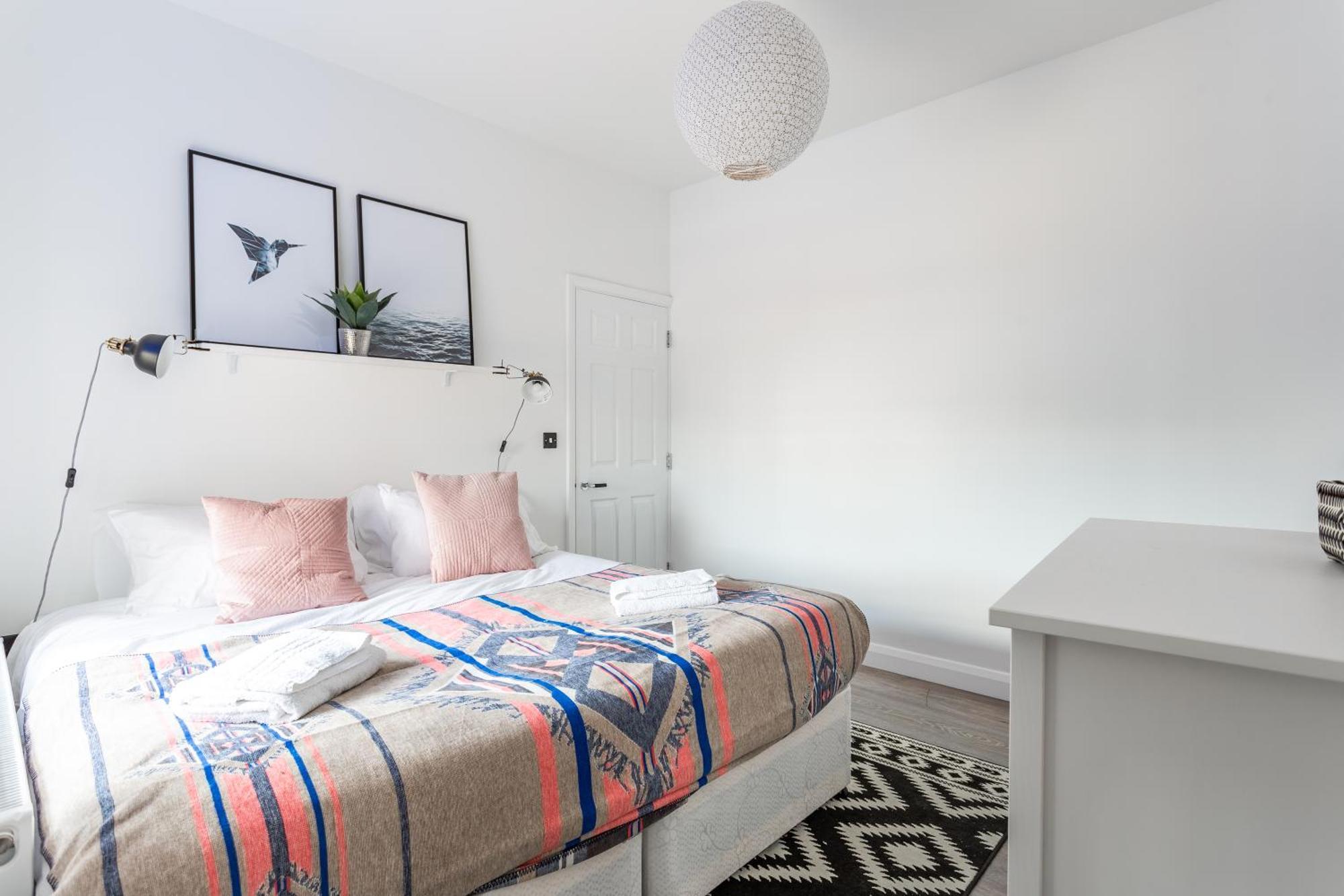 2 Bedroom Apartments With Sofa Bed In Southend Eksteriør billede
